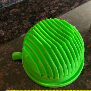 60 Second Salad Chopper - Cutter, New in Box